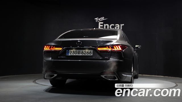 Lexus LS500 (V) 3.5 Luxury AWD 2018 — фото 4