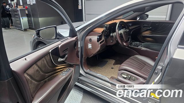 Lexus LS500 (V) 3.5 Luxury AWD 2018 — фото 10