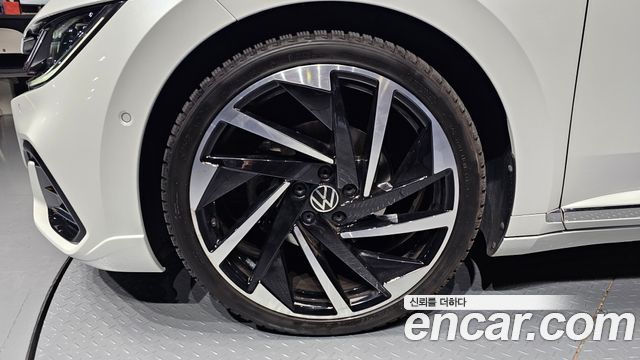 Volkswagen Arteon 2.0 TDI R-LIINE 4Motion 2022 — фото 5