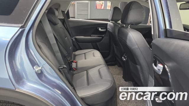 Kia Niro 1.6 HEV Prestige 2022 — фото 12