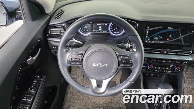 Kia Niro 1.6 HEV Prestige 2022 — фото 13