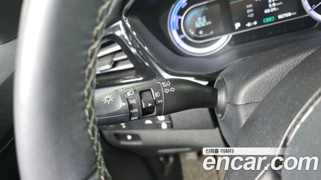 Kia Niro 1.6 HEV Prestige 2022 — фото 18