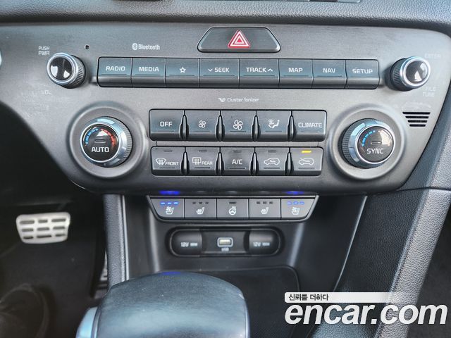 Kia Sportage The Bold Diesel 2.0 2WD Prestige 2021 — фото 18