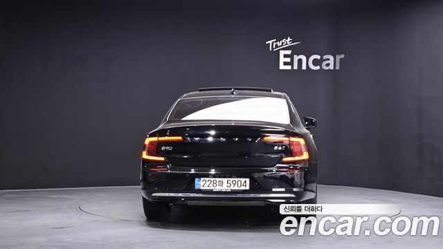 Volvo S90 B6 AWD Ultimate Bright 2023 — фото 4