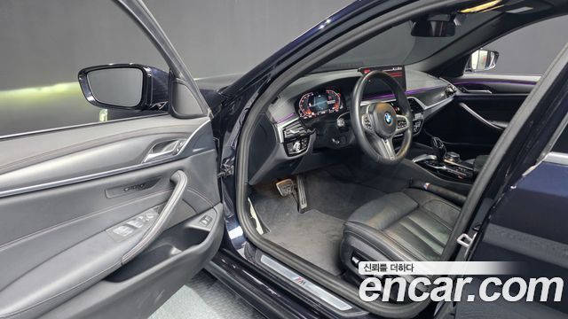 BMW 5 Series (G30) 520i M Sport 2023 — фото 10