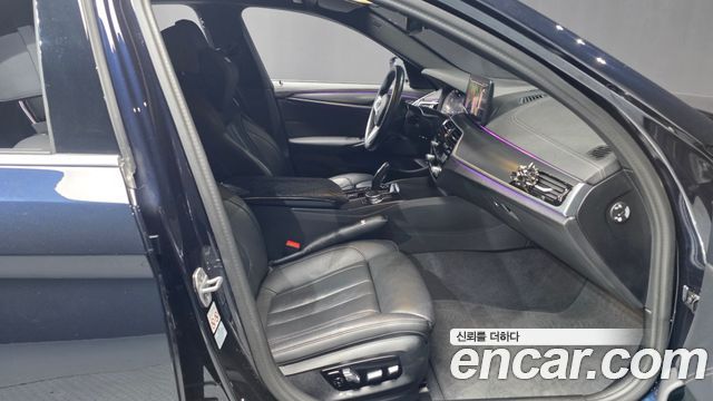 BMW 5 Series (G30) 520i M Sport 2023 — фото 11