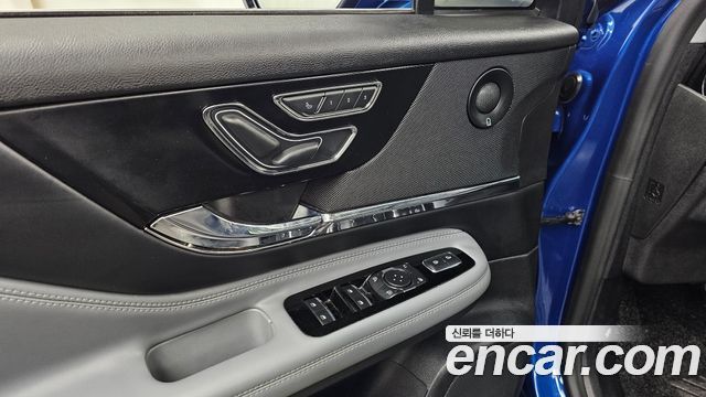 Lincoln Corsair 2.0 Reserve AWD 2020 — фото 16