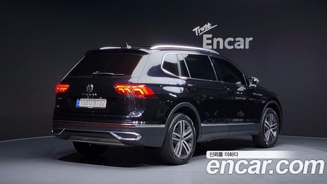 Volkswagen Tiguan Allspace 2.0 TSI Prestige 2023 — фото 2