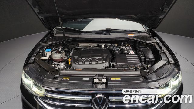 Volkswagen Tiguan Allspace 2.0 TSI Prestige 2023 — фото 6
