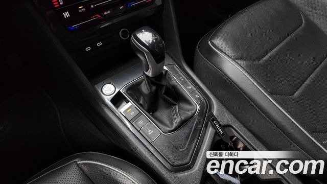 Volkswagen Tiguan Allspace 2.0 TSI Prestige 2023 — фото 9