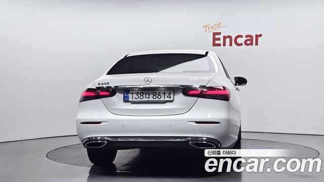 Mercedes-Benz E-Class (W213) E250 Exclusive 2022 — фото 4