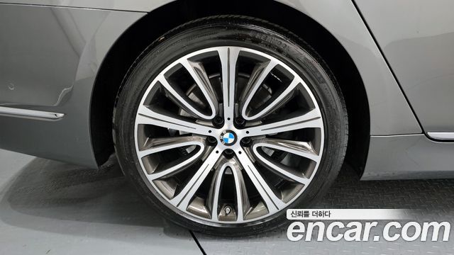 BMW 7 Series (G11) 750Li xDrive 2018 — фото 5