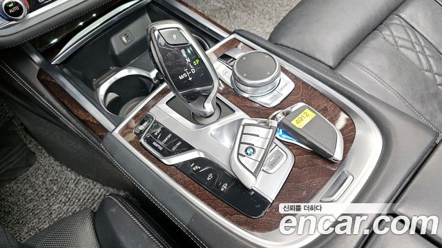 BMW 7 Series (G11) 750Li xDrive 2018 — фото 9