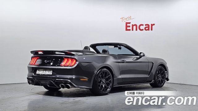 Ford Mustang Convertible 2020 — фото 2