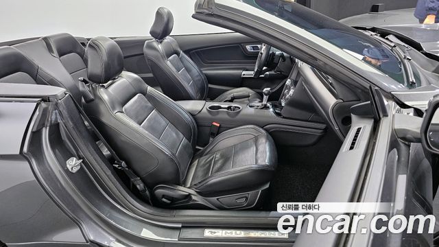 Ford Mustang Convertible 2020 — фото 12