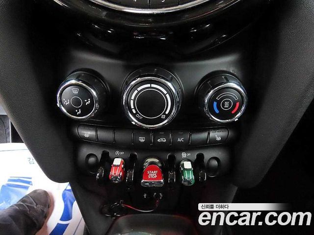MINI Cooper D Standard 3rd 2015 — фото 16