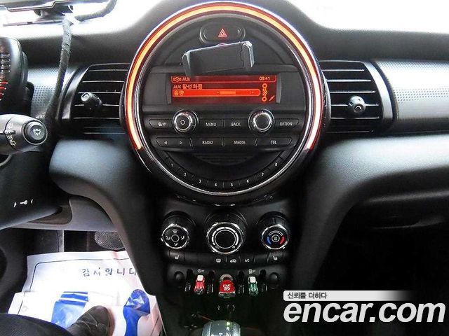 MINI Cooper D Standard 3rd 2015 — фото 17