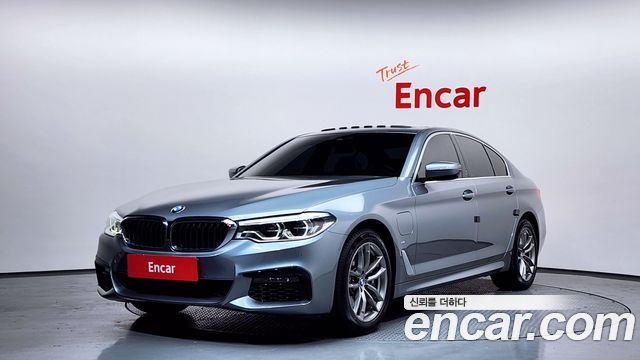 BMW 5 Series (G30) 530e M Sport 2020 — фото 1
