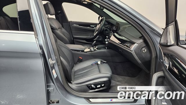 BMW 5 Series (G30) 530e M Sport 2020 — фото 15