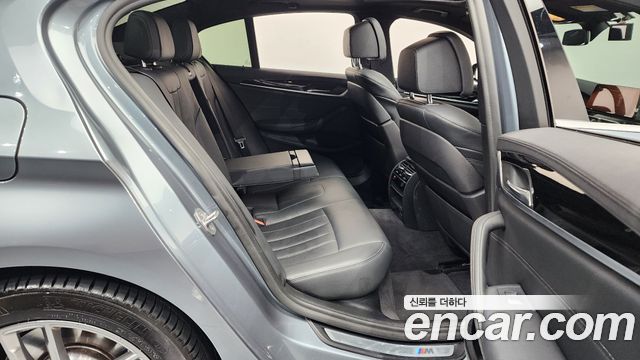 BMW 5 Series (G30) 530e M Sport 2020 — фото 16