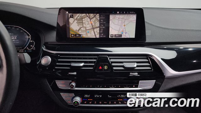 BMW 5 Series (G30) 530e M Sport 2020 — фото 19
