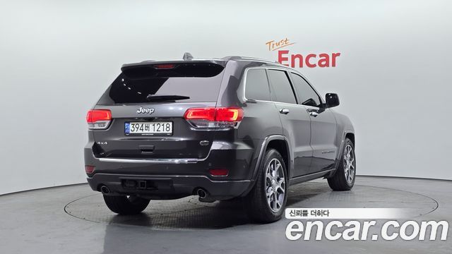 Jeep Grand Cherokee 3.6 Overland WK2 2021 — фото 2