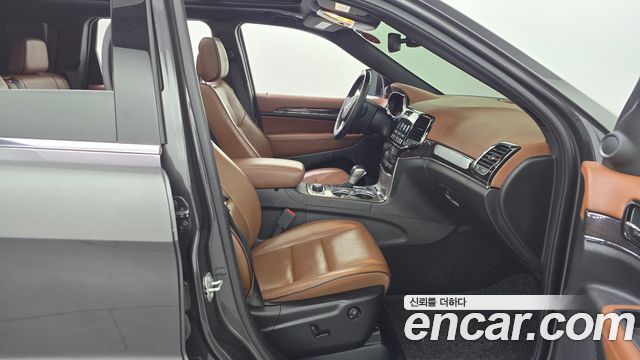 Jeep Grand Cherokee 3.6 Overland WK2 2021 — фото 11