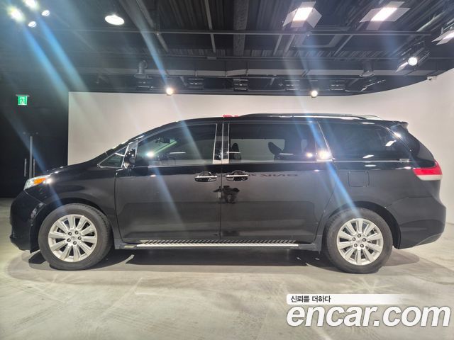 Toyota Sienna 3.5 AWD 2014 — фото 8