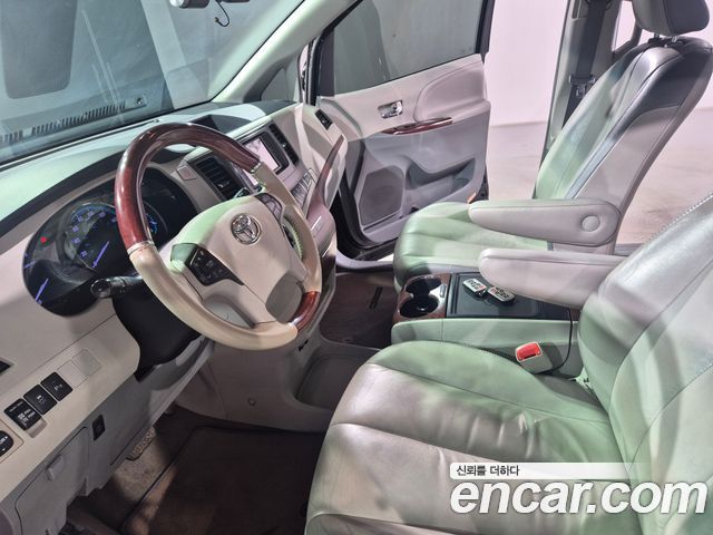 Toyota Sienna 3.5 AWD 2014 — фото 10
