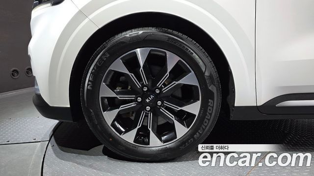 Kia Carnival (IV) Diesel 7-Seater Signature 2021 — фото 5