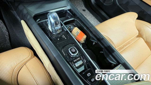 Volvo XC60 (II) T8 Inscription 2019 — фото 9
