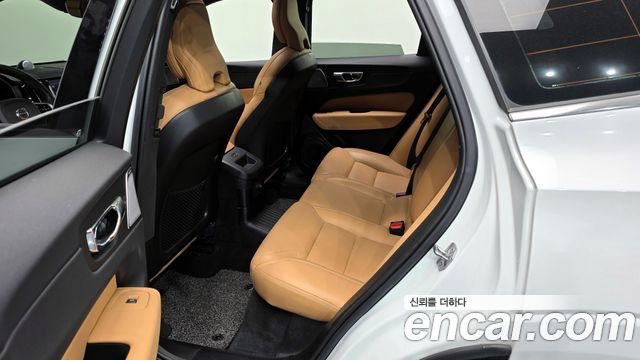 Volvo XC60 (II) T8 Inscription 2019 — фото 12