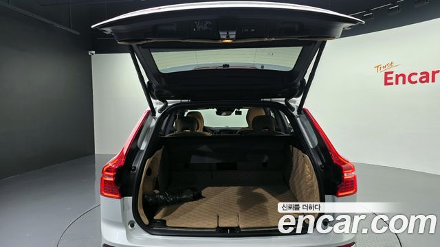 Volvo XC60 (II) T8 Inscription 2019 — фото 20