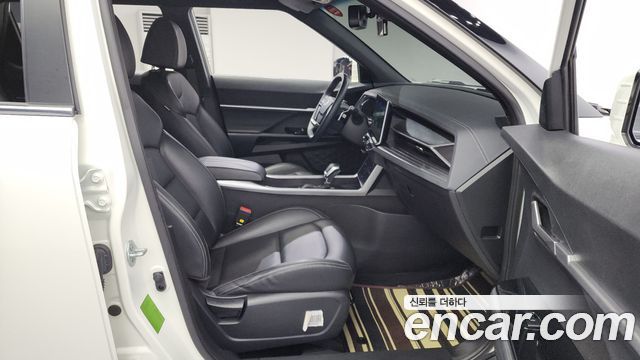 KG Mobility (SsangYong) Torres Gasoline 1.5 4WD T5 2023 — фото 12