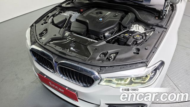 BMW 5 Series (G30) 530i xDrive M Sport Package 2017 — фото 6