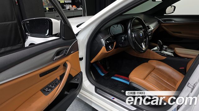 BMW 5 Series (G30) 530i xDrive M Sport Package 2017 — фото 10