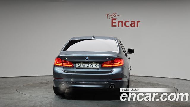 BMW 5 Series (G30) 520i Luxury 2018 — фото 4