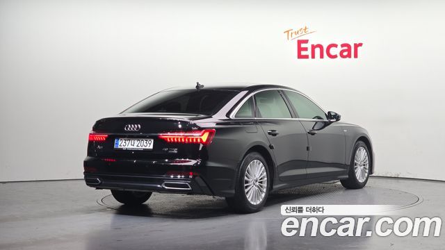 Audi A6 (C8) 45 TFSI Quattro Premium 2021 — фото 2