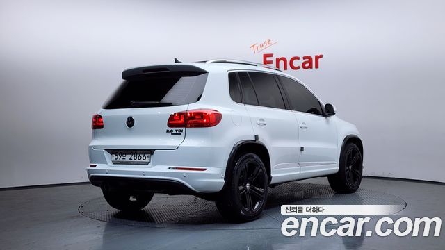 Volkswagen Tiguan 2.0 TDI R-Line 5N 2014 — фото 2