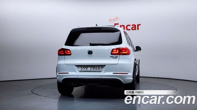 Volkswagen Tiguan 2.0 TDI R-Line 5N 2014 — фото 4