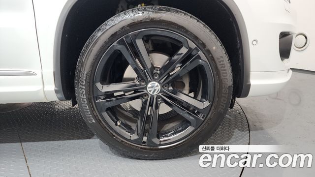 Volkswagen Tiguan 2.0 TDI R-Line 5N 2014 — фото 5