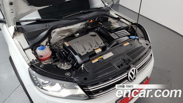 Volkswagen Tiguan 2.0 TDI R-Line 5N 2014 — фото 6