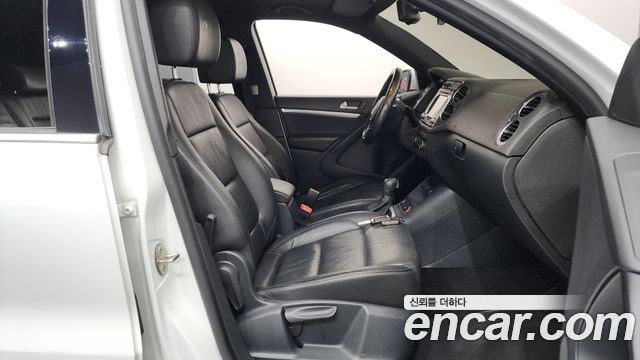 Volkswagen Tiguan 2.0 TDI R-Line 5N 2014 — фото 11