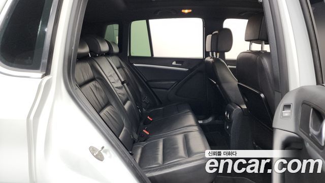 Volkswagen Tiguan 2.0 TDI R-Line 5N 2014 — фото 12