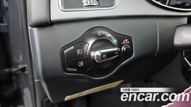 Audi A4 30 TDI Dynamic B8 2015 — фото 18