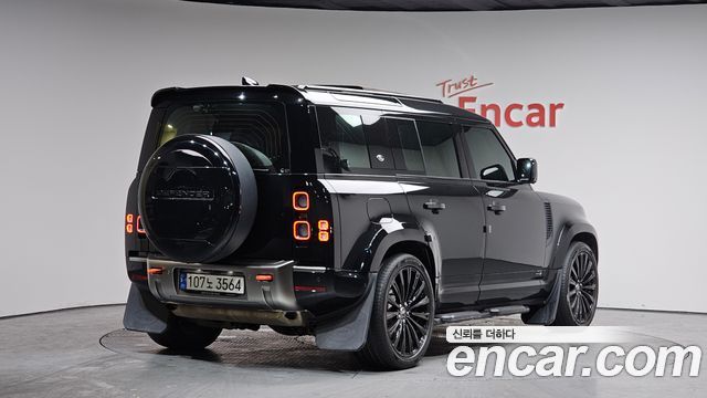 Land Rover Defender (L663) 110 P400 X 2023 — фото 2