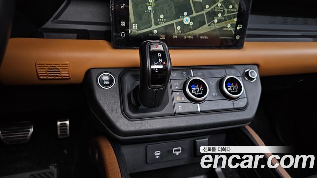 Land Rover Defender (L663) 110 P400 X 2023 — фото 9