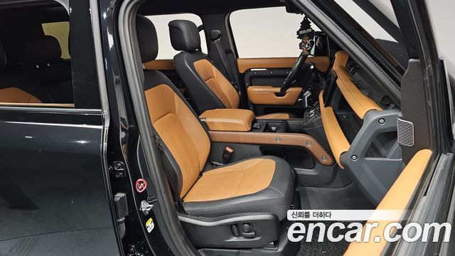Land Rover Defender (L663) 110 P400 X 2023 — фото 10