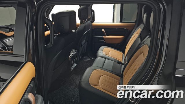 Land Rover Defender (L663) 110 P400 X 2023 — фото 16
