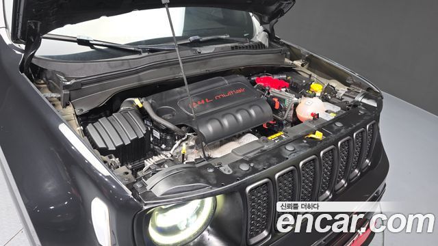Jeep Renegade 2.4 80th Edition AWD 2021 — фото 6